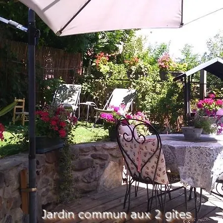 Aux Pieds Des Cimes Apartment