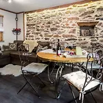 Aux Pieds Des Cimes Apartamento